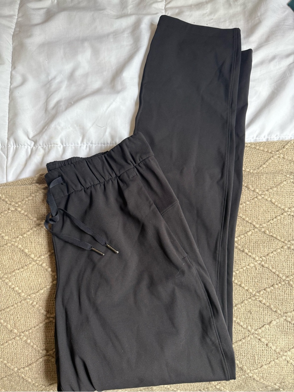 Lululemon on the fly joggers